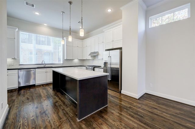 1041 Ashland Street, Houston, TX 77008