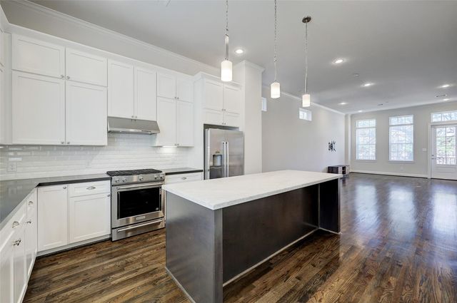 1041 Ashland Street, Houston, TX 77008