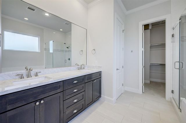 1041 Ashland Street, Houston, TX 77008