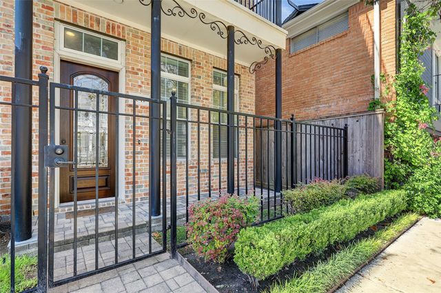 1041 Ashland Street, Houston, TX 77008