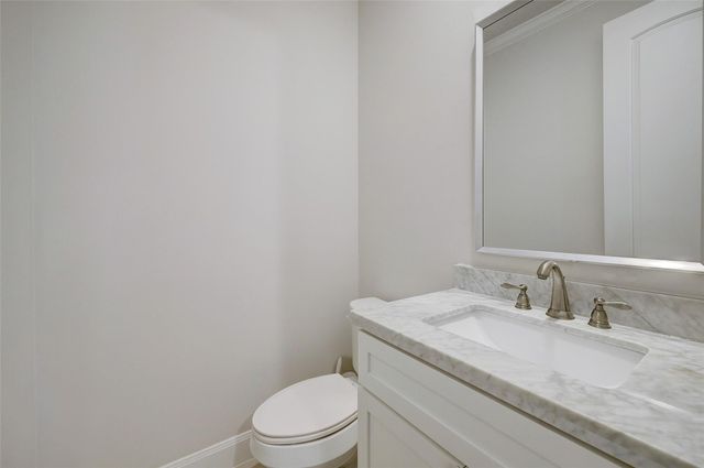 1041 Ashland Street, Houston, TX 77008