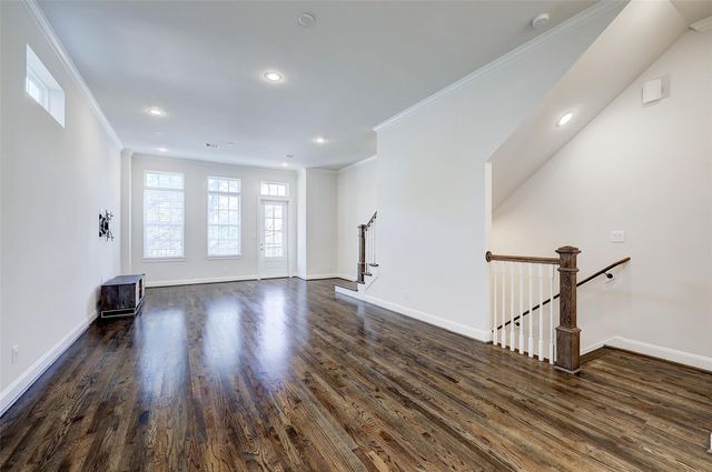 1041 Ashland Street, Houston, TX 77008