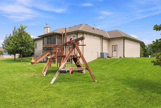 435 Sienna Dr, Rose Hill, KS 67133