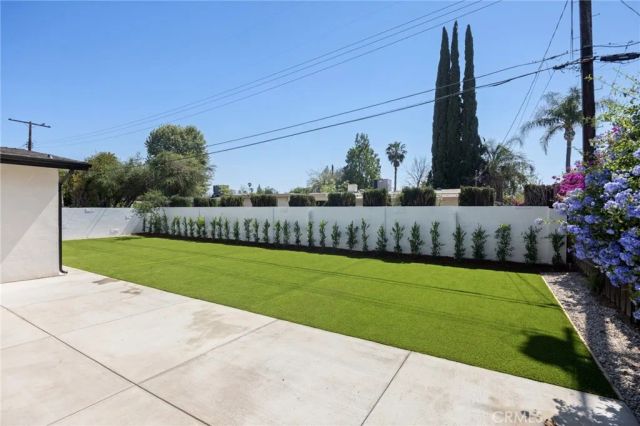 22928 Leadwell Street, West Hills, CA 91307