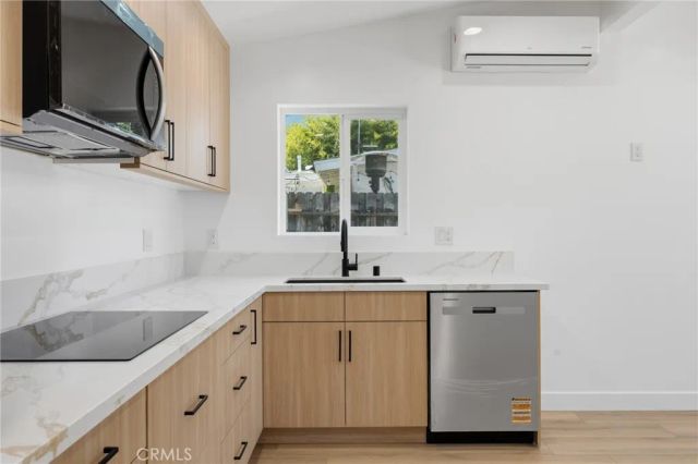 22928 Leadwell Street, West Hills, CA 91307