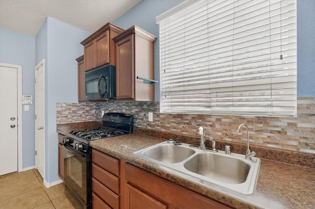 847 Kipuka Drive NW, Albuquerque, NM 87120