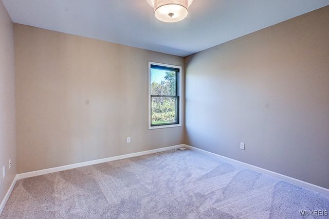 5201 Kandefer's Trail, Clarence, NY 14221