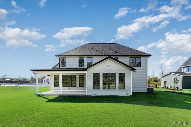 5201 Kandefer's Trail, Clarence, NY 14221