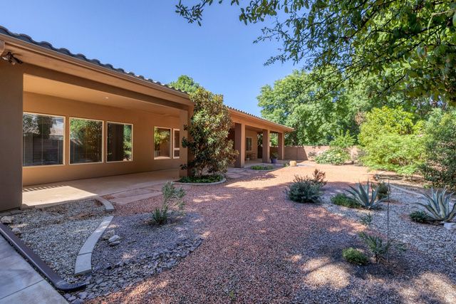 445 E 1470 S, Washington, UT 84780