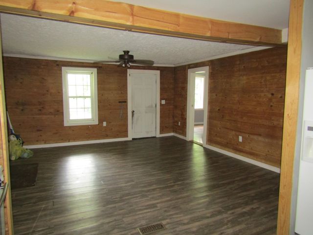 27 Charter Oaks Drive, Gray, KY 40734