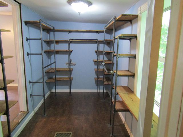 27 Charter Oaks Drive, Gray, KY 40734