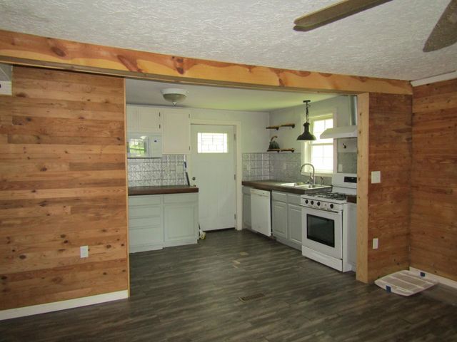 27 Charter Oaks Drive, Gray, KY 40734