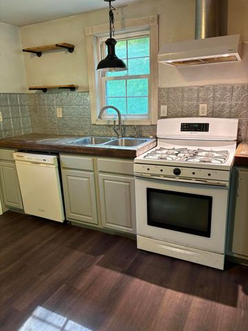 27 Charter Oaks Drive, Gray, KY 40734