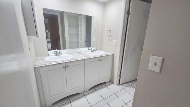 1620 Forest Lakes Circle D, West Palm Beach, FL 33406