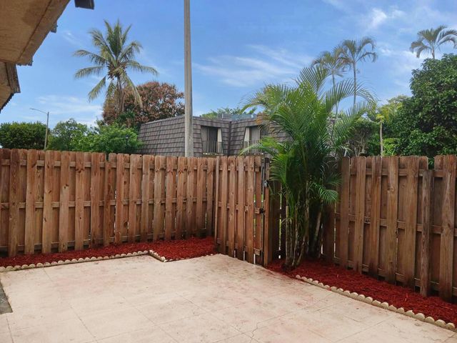 1620 Forest Lakes Circle D, West Palm Beach, FL 33406