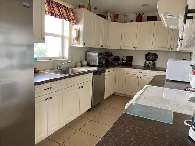 4271 HOLLIS AVENUE, Port Charlotte, FL 33953