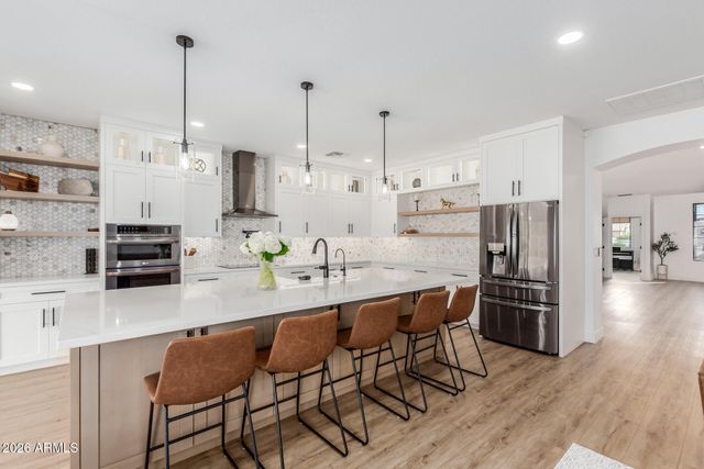 6404 W BLACK HILL Road, Phoenix, AZ 85083