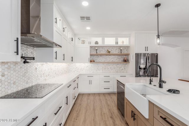 6404 W BLACK HILL Road, Phoenix, AZ 85083