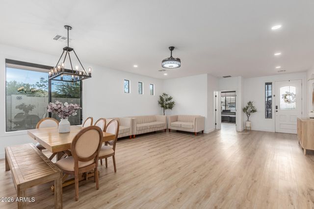 6404 W BLACK HILL Road, Phoenix, AZ 85083