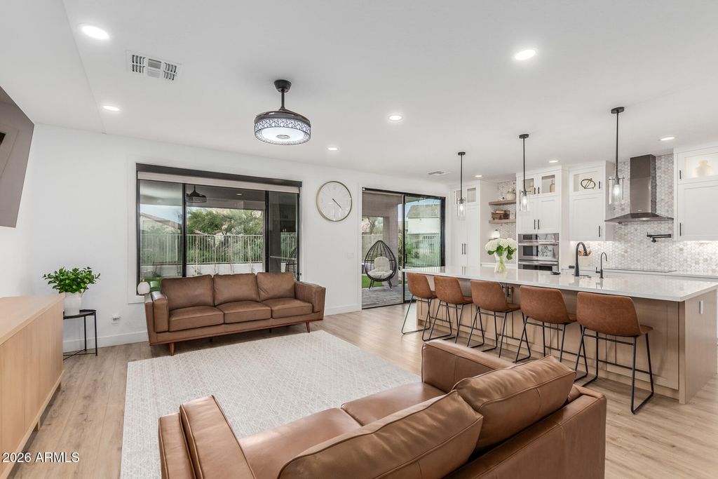 6404 W BLACK HILL Road, Phoenix, AZ 85083