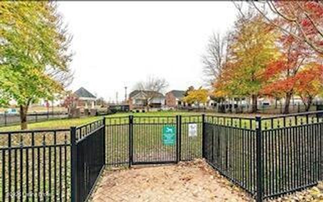 14405 Stony Point Ln, Louisville, KY 40299