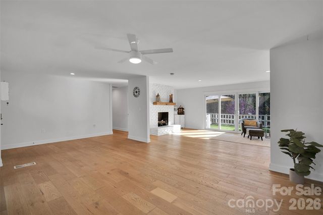 301 Hillandale Drive, Charlotte, NC 28270