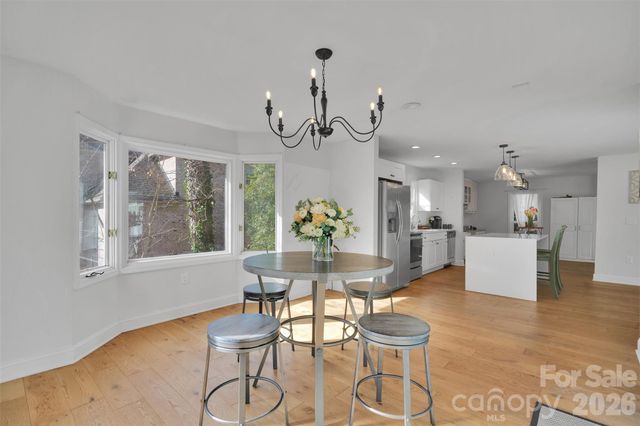 301 Hillandale Drive, Charlotte, NC 28270