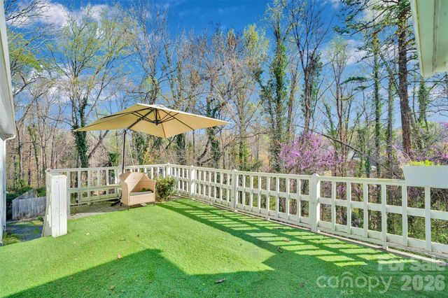 301 Hillandale Drive, Charlotte, NC 28270