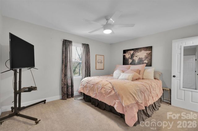 301 Hillandale Drive, Charlotte, NC 28270