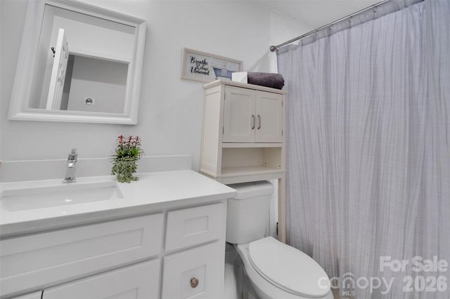 301 Hillandale Drive, Charlotte, NC 28270