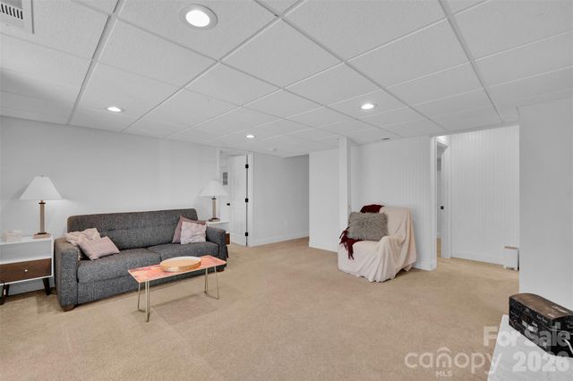 301 Hillandale Drive, Charlotte, NC 28270