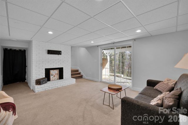 301 Hillandale Drive, Charlotte, NC 28270