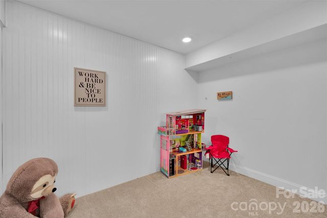 301 Hillandale Drive, Charlotte, NC 28270