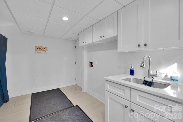 301 Hillandale Drive, Charlotte, NC 28270