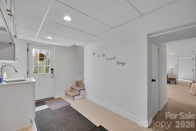 301 Hillandale Drive, Charlotte, NC 28270