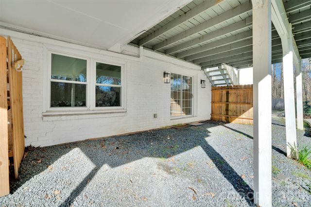 301 Hillandale Drive, Charlotte, NC 28270