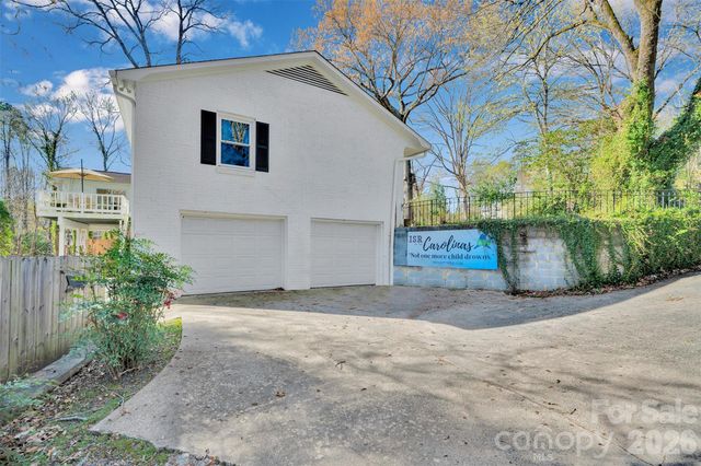 301 Hillandale Drive, Charlotte, NC 28270