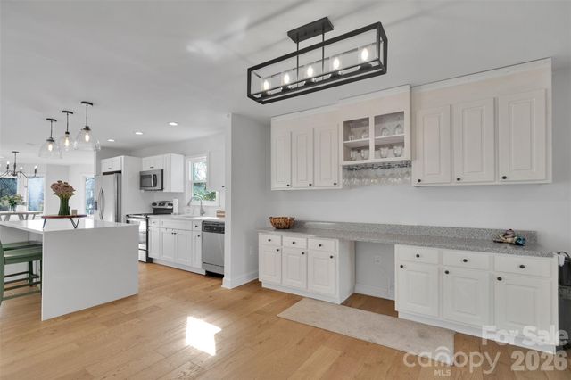 301 Hillandale Drive, Charlotte, NC 28270