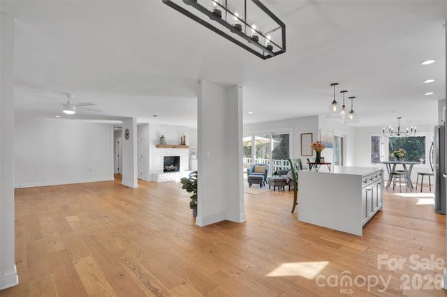 301 Hillandale Drive, Charlotte, NC 28270