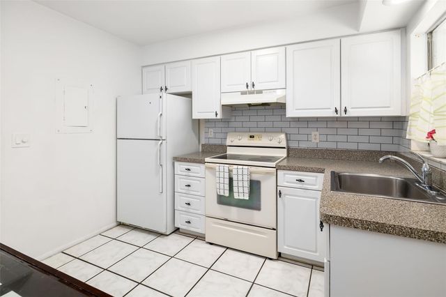 4001 GROVELAND AVENUE, Sarasota, FL 34231