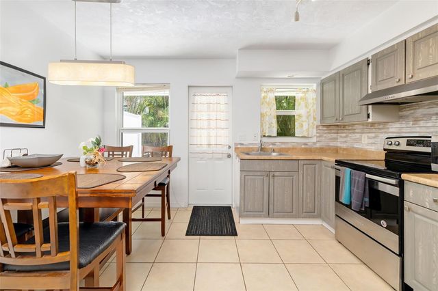 4001 GROVELAND AVENUE, Sarasota, FL 34231