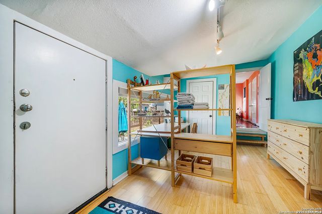 513 W Rosewood Ave, San Antonio, TX 78212