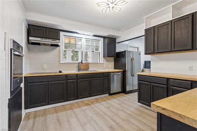 50 Bunting LN, Poquoson, VA 23662