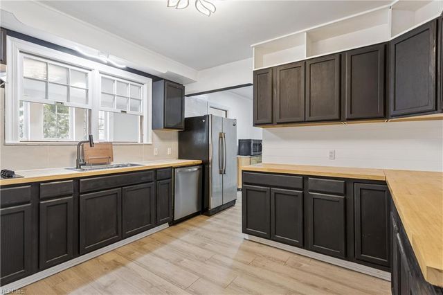 50 Bunting LN, Poquoson, VA 23662