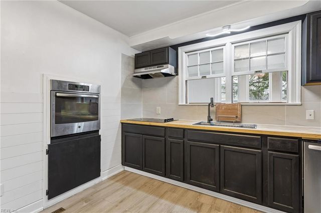 50 Bunting LN, Poquoson, VA 23662