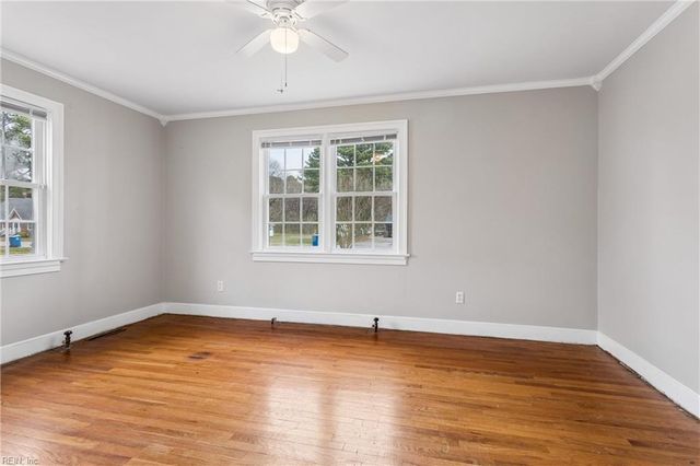 50 Bunting LN, Poquoson, VA 23662