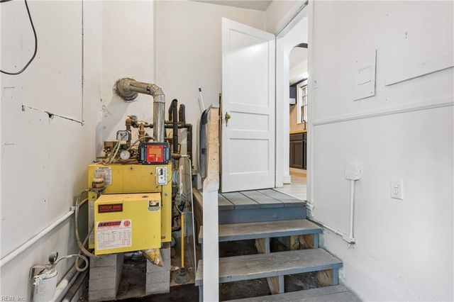 50 Bunting LN, Poquoson, VA 23662