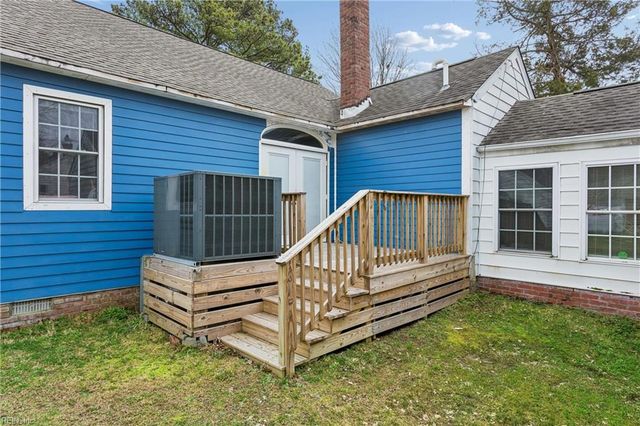 50 Bunting LN, Poquoson, VA 23662