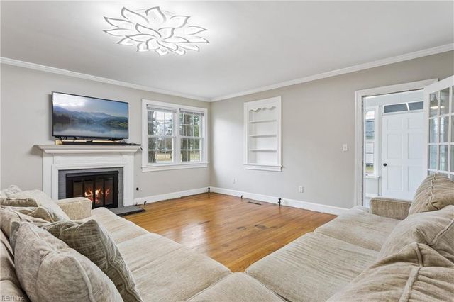 50 Bunting LN, Poquoson, VA 23662