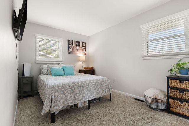 3317 W 78th Avenue, Merrillville, IN 46410